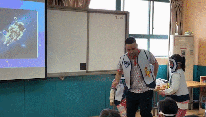 6 6