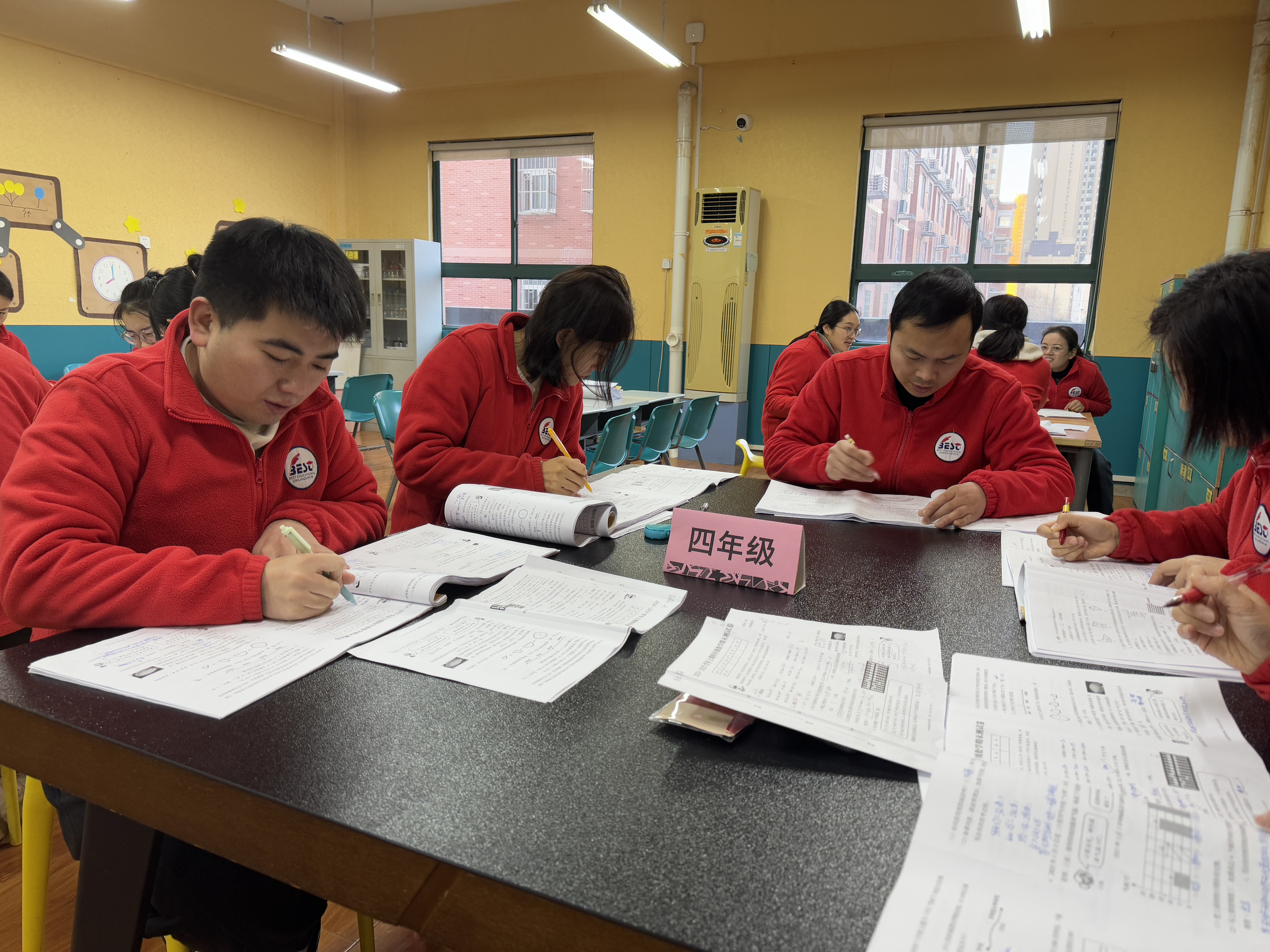 图11学务处组织统一改卷