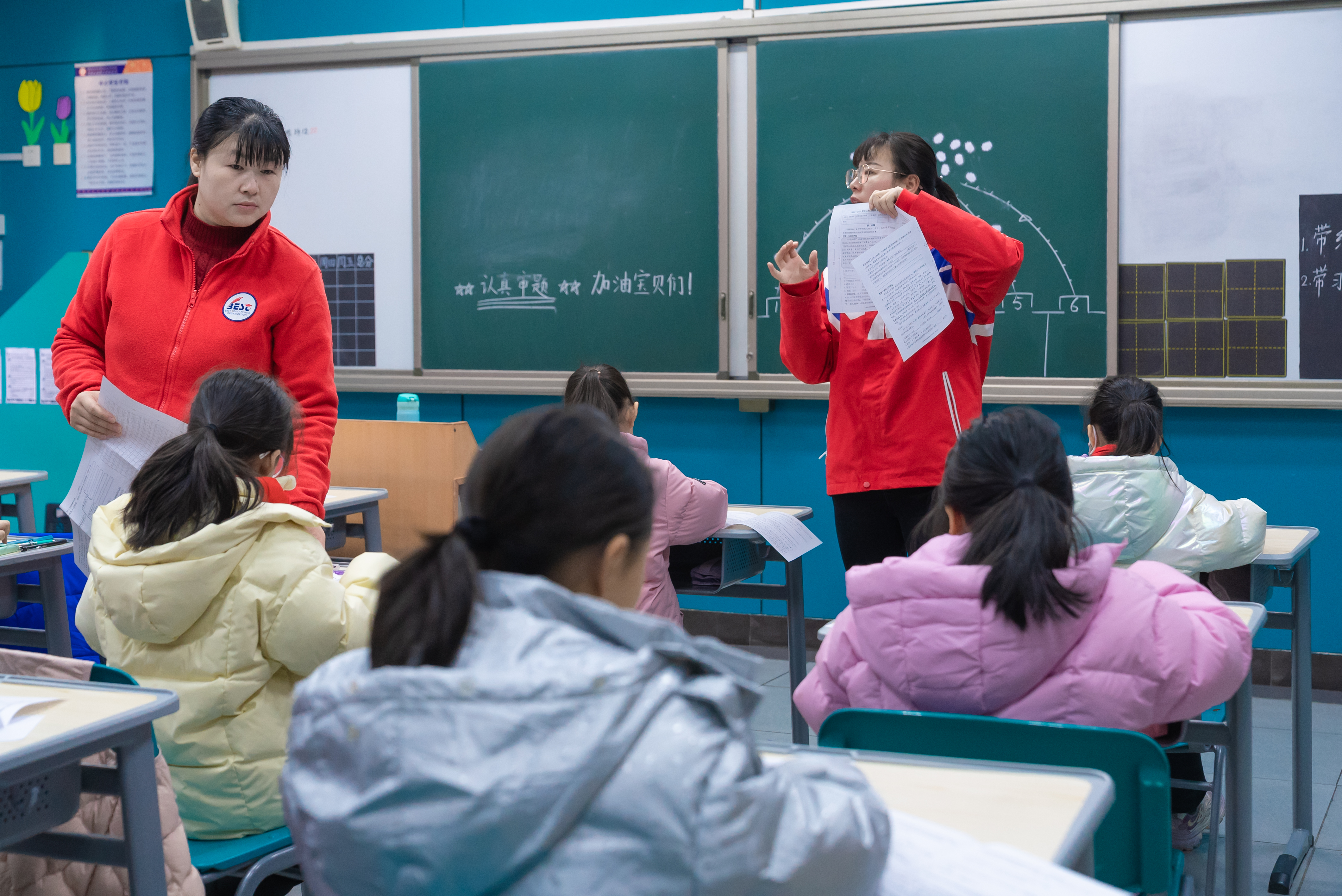 图2老师讲解本次期末考试的要求