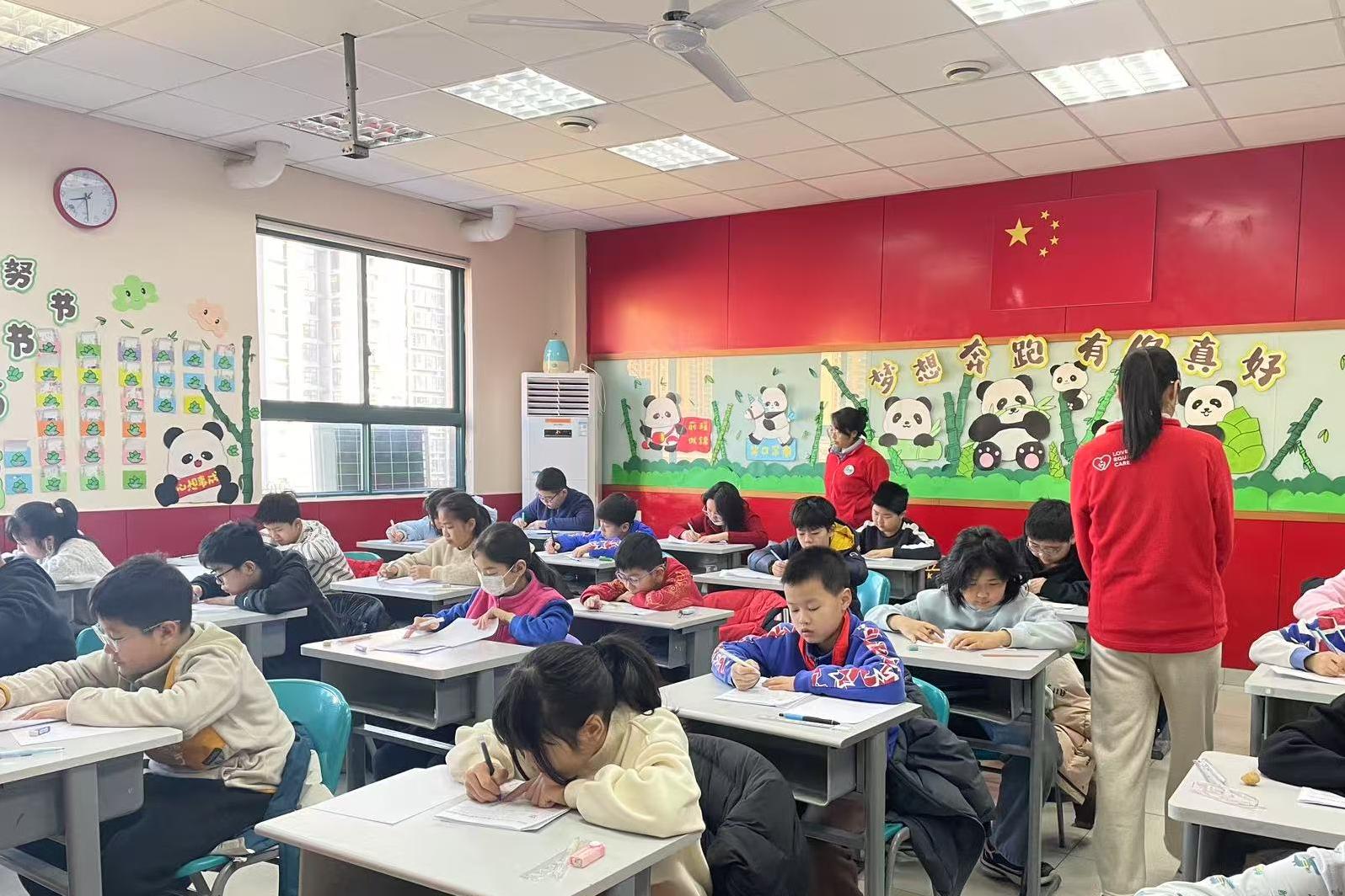 图7执行流动监考,关注学生考试状态 图7执行流动监考,关注学生考试状态